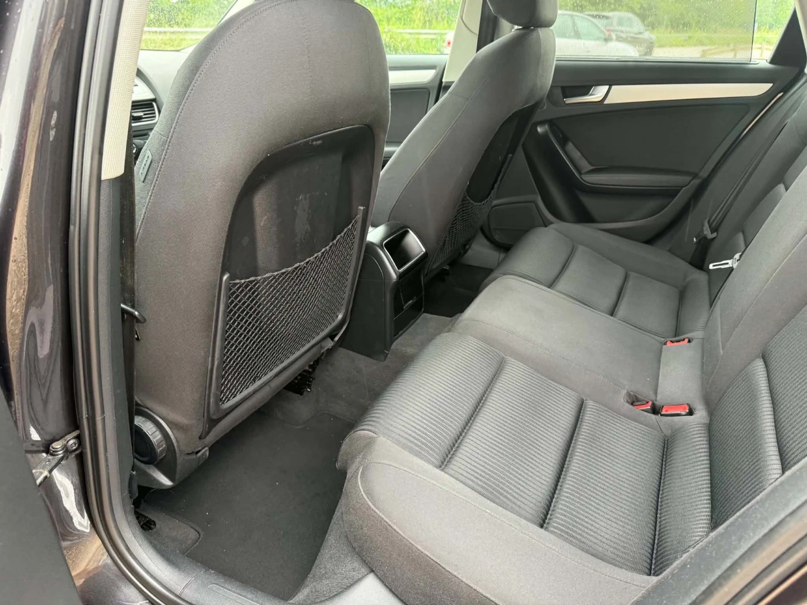 Audi A4 2.0 TDI LED, снимка 10 - Автомобили и джипове - 54659313