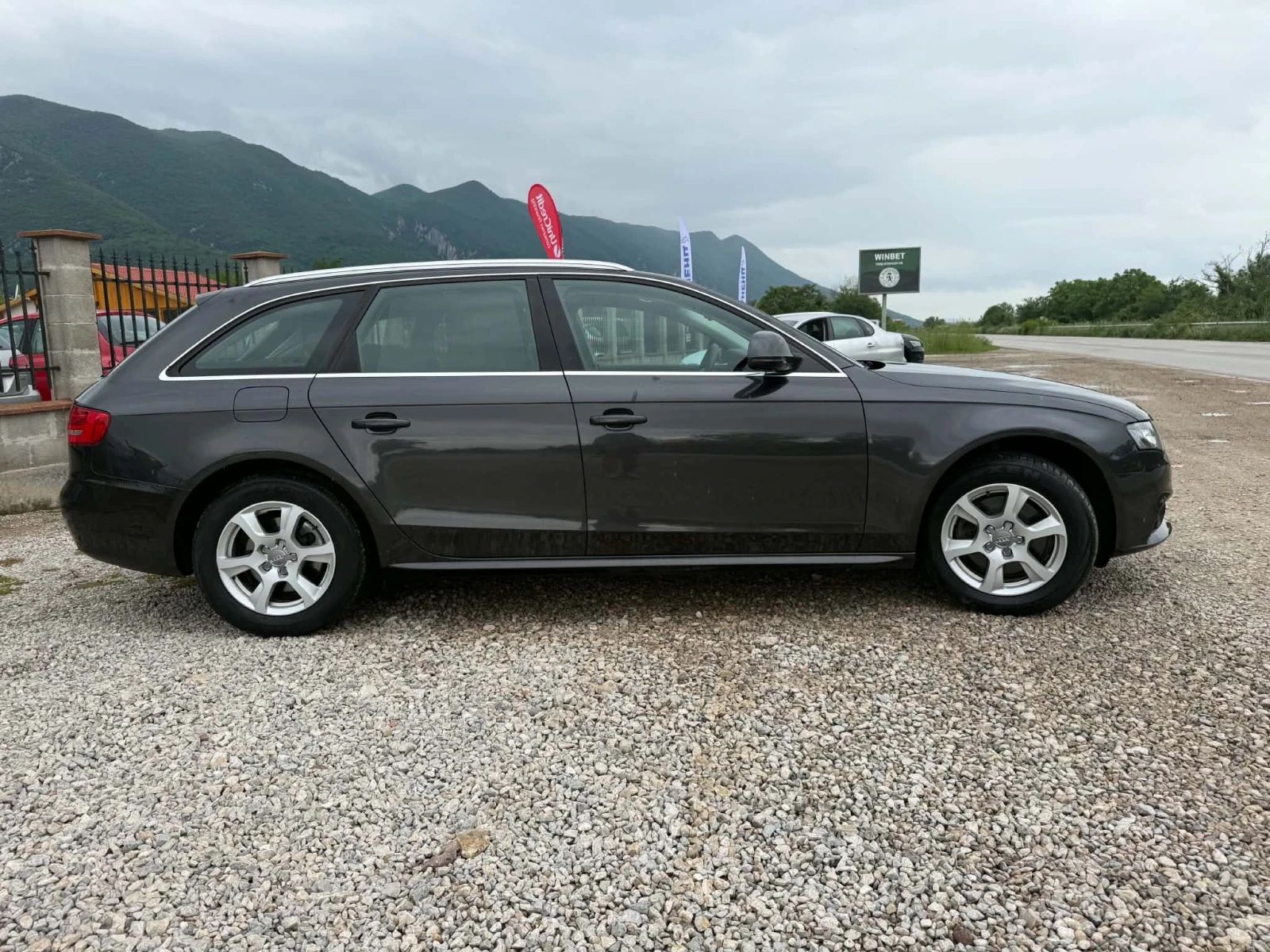 Audi A4 2.0 TDI LED, снимка 6 - Автомобили и джипове - 54659313