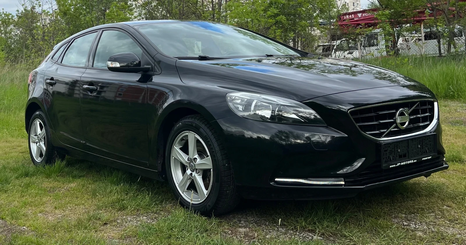 Volvo V40 1.6T Euro5//Обслужена//Сервизна книжка, снимка 3 - Автомобили и джипове - 54661693