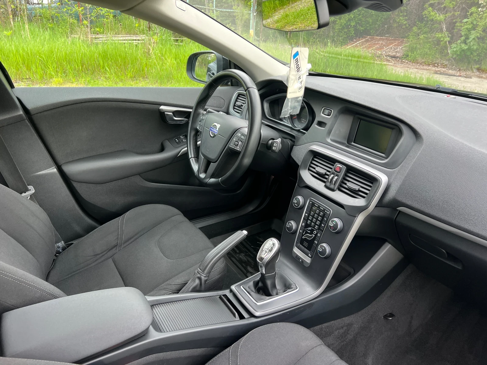 Volvo V40 1.6T Euro5//Обслужена//Сервизна книжка, снимка 10 - Автомобили и джипове - 54661693