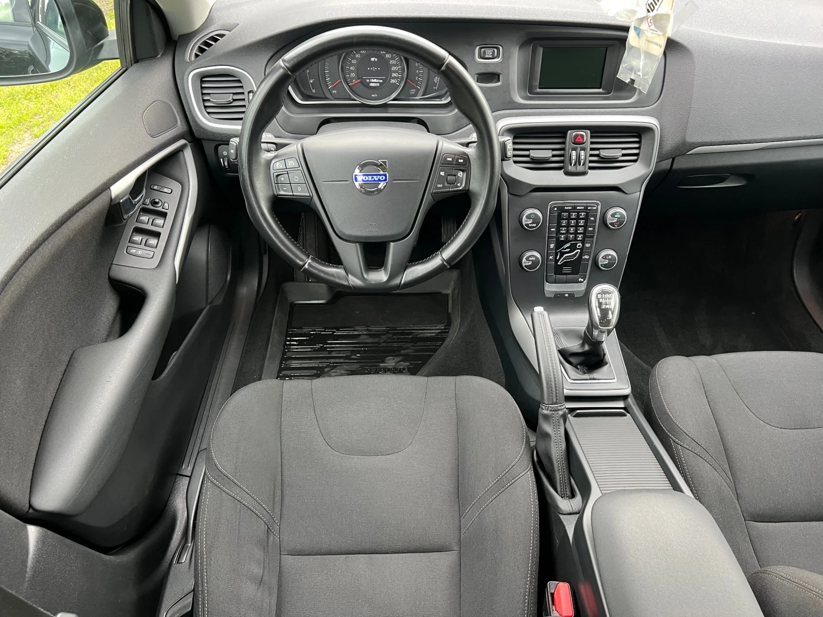 Volvo V40 1.6T Euro5//Обслужена//Сервизна книжка, снимка 11 - Автомобили и джипове - 54661693