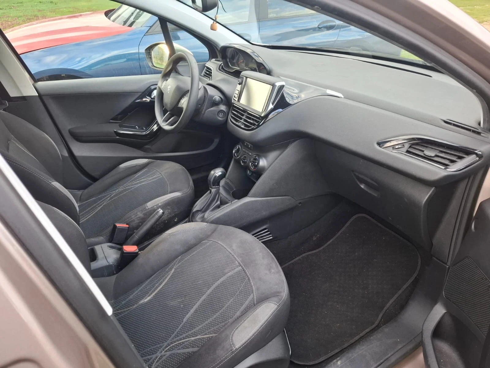 Peugeot 208 | Mobile.bg � ����������� 8