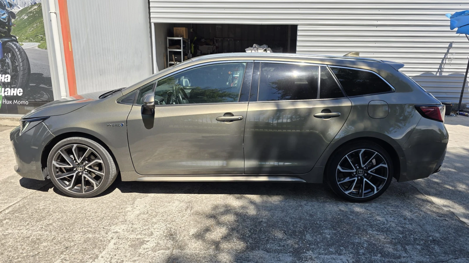 Toyota Corolla 2.0 TS Hybrid, снимка 2 - Автомобили и джипове - 54854949