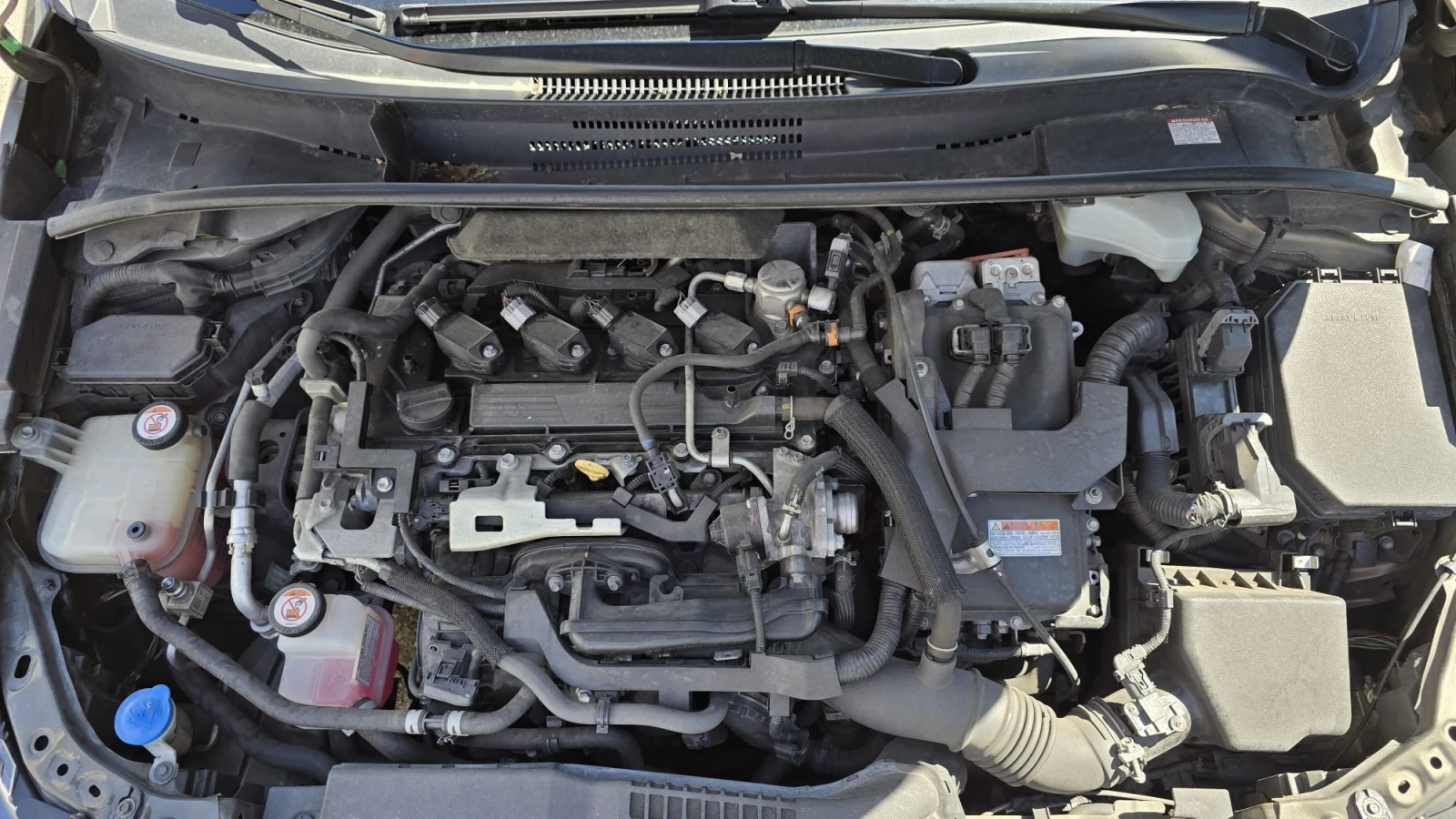 Toyota Corolla 2.0 TS Hybrid, снимка 16 - Автомобили и джипове - 54854949