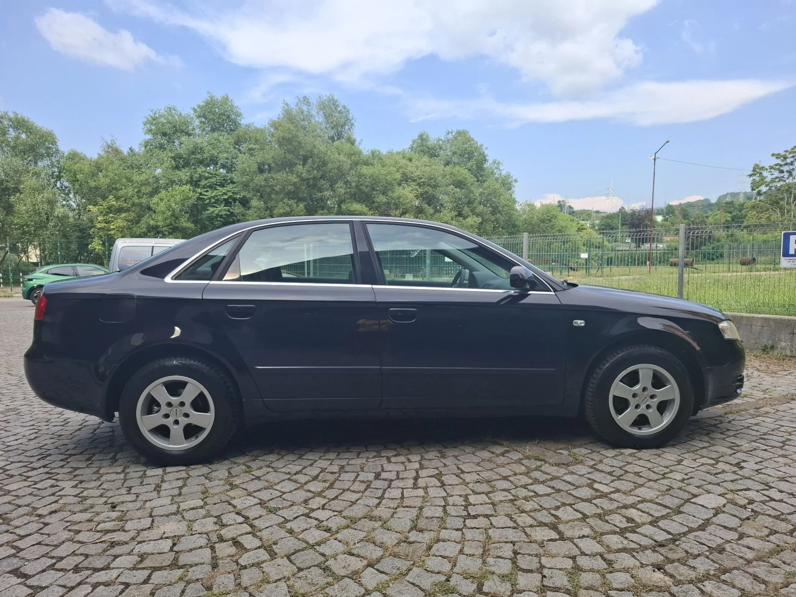 Audi A4 1.6i-102к.с.ПЕРФЕКТНА* ТОП СЪСТОЯНИЕ* , снимка 6 - Автомобили и джипове - 55127482
