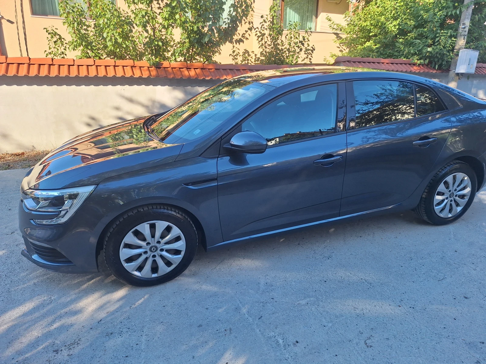 Renault Megane, снимка 2 - Автомобили и джипове - 55962169