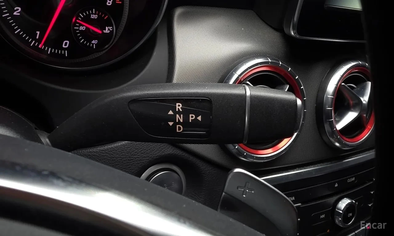 Mercedes-Benz CLA * CLA220 AMG Line * ЦЕНА ДО БГ, снимка 12 - Автомобили и джипове - 56131157