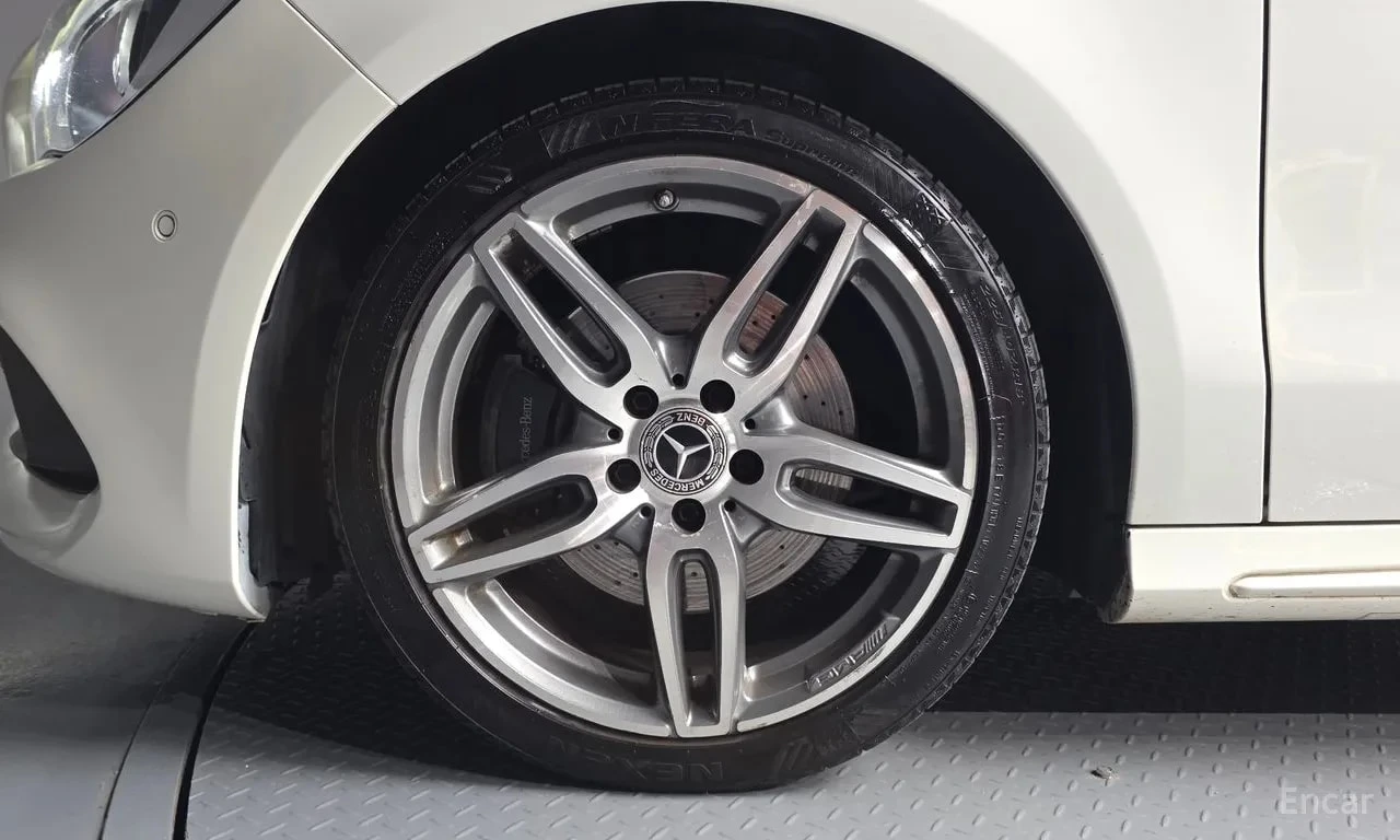 Mercedes-Benz CLA * CLA220 AMG Line * ЦЕНА ДО БГ, снимка 16 - Автомобили и джипове - 56131157