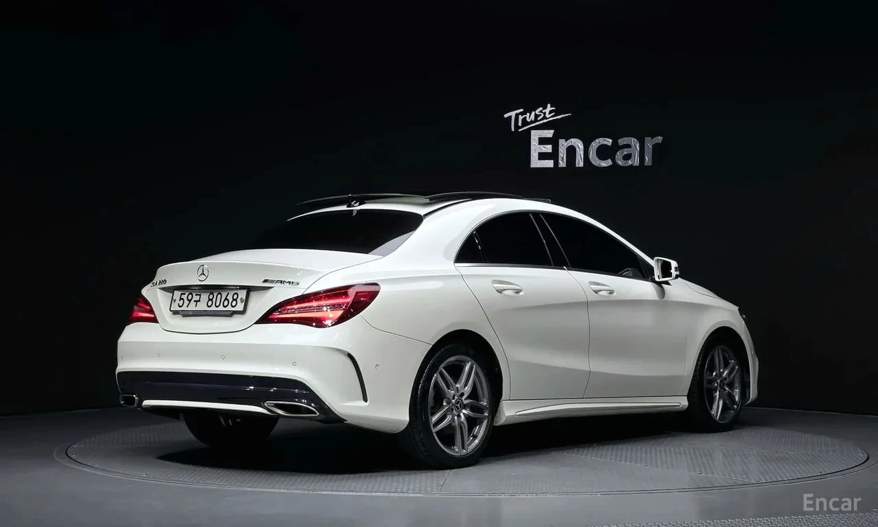 Mercedes-Benz CLA * CLA220 AMG Line * ЦЕНА ДО БГ, снимка 2 - Автомобили и джипове - 56131157