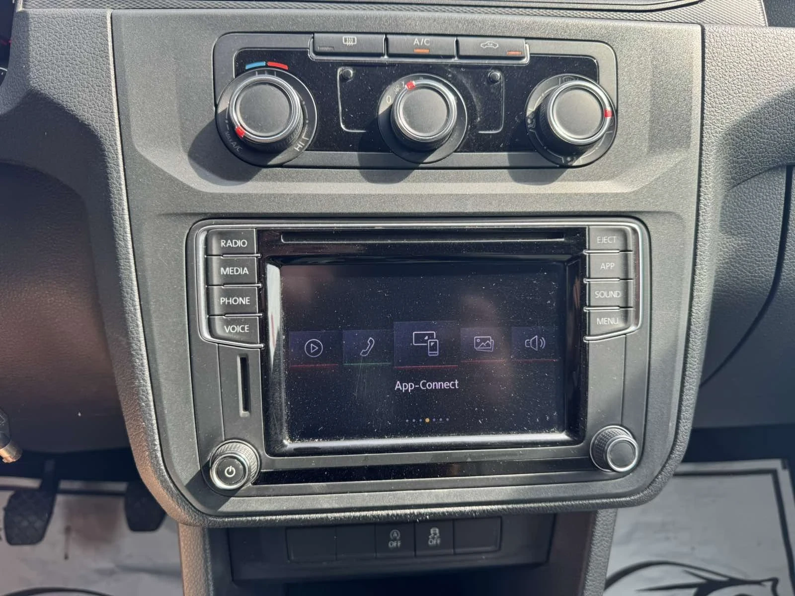 VW Caddy 1.4 BENZIN 110 * MAXI * CLIMA * NAVI * , снимка 10 - Автомобили и джипове - 56150370