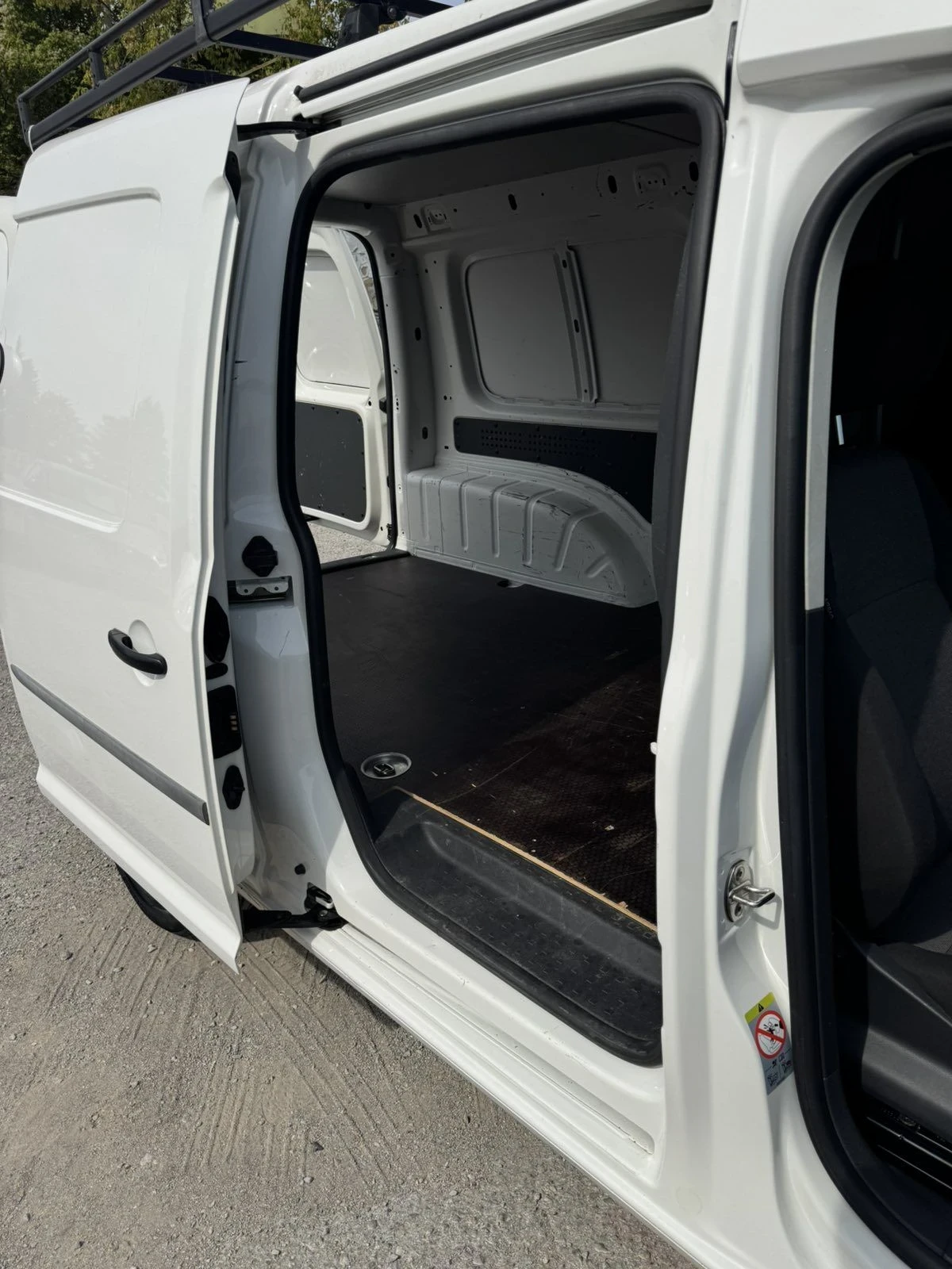 VW Caddy 1.4 BENZIN 110 * MAXI * CLIMA * NAVI * , снимка 16 - Автомобили и джипове - 56150370