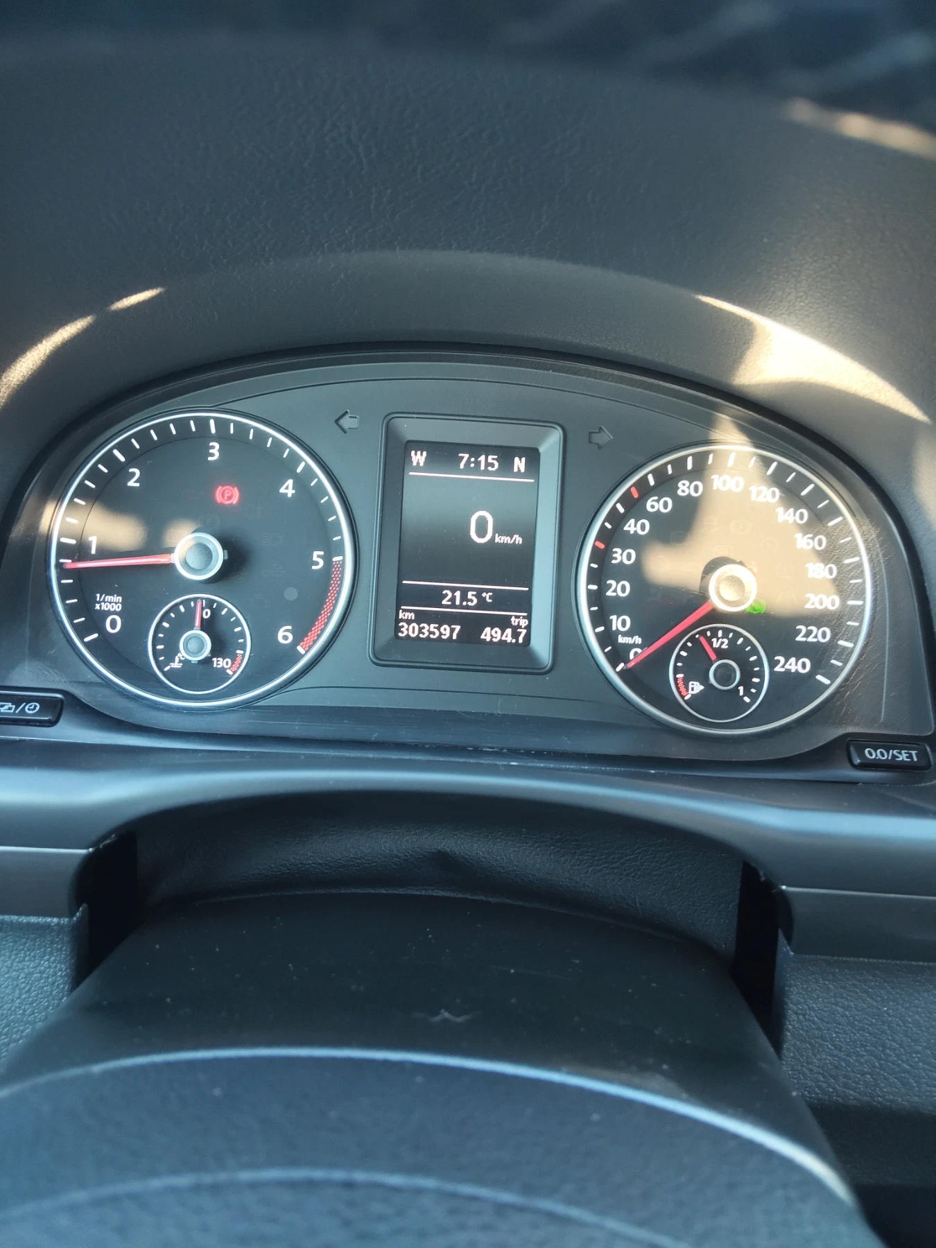 VW Touran, снимка 10 - Автомобили и джипове - 56393924