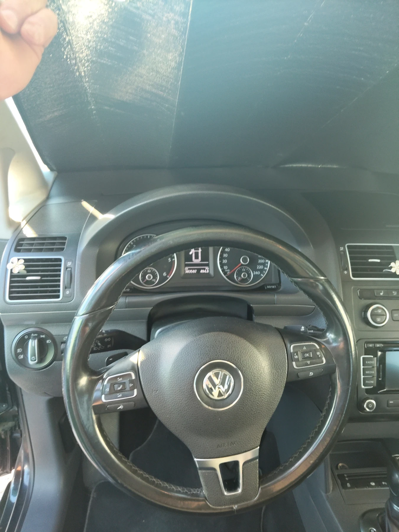 VW Touran, снимка 12 - Автомобили и джипове - 56393924