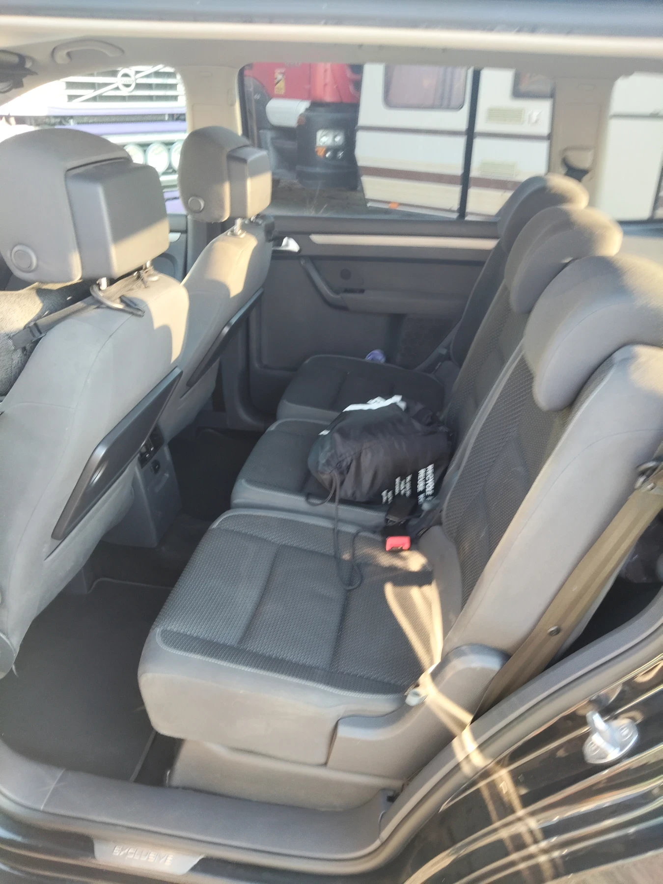 VW Touran, снимка 11 - Автомобили и джипове - 56393924