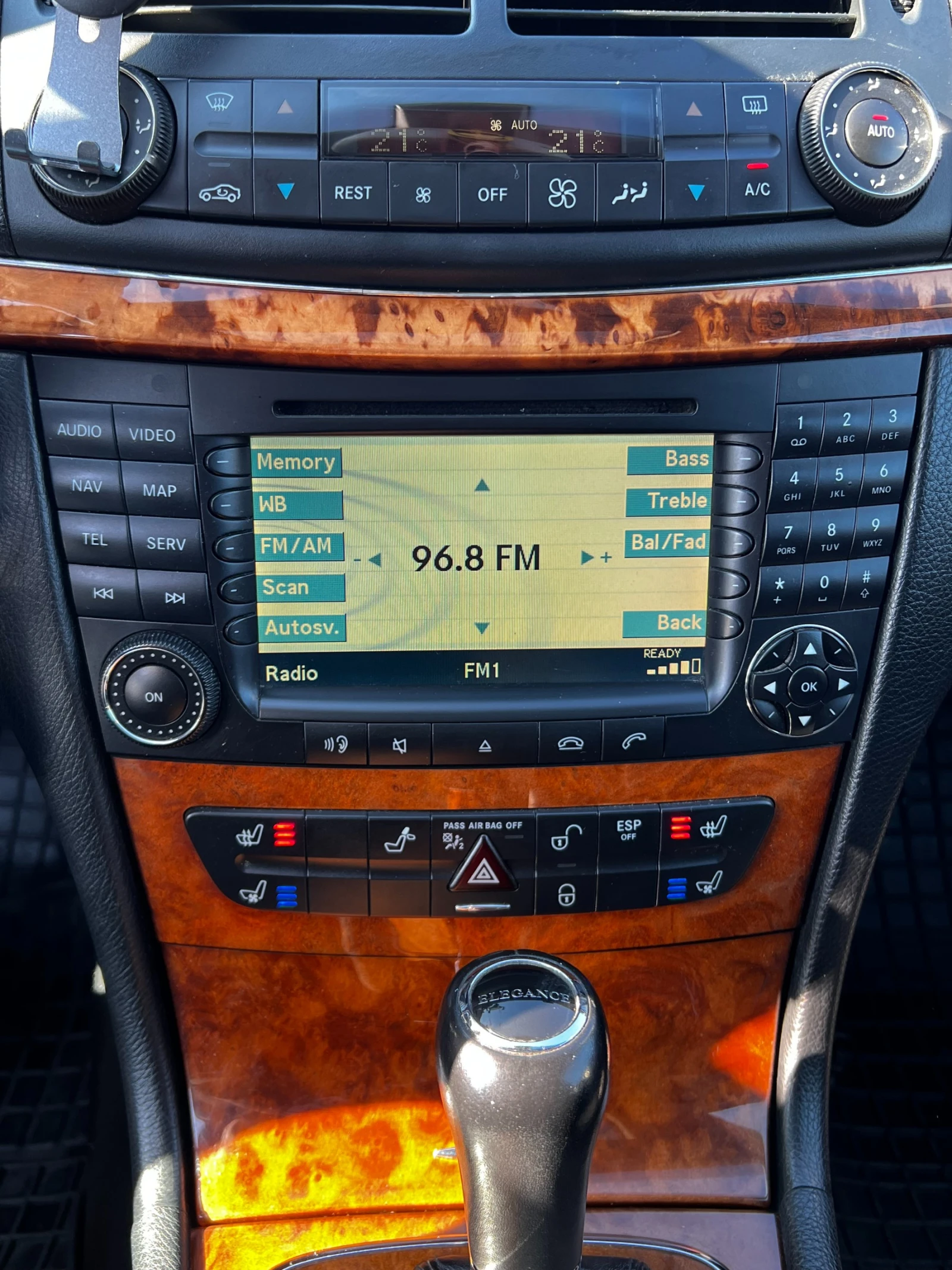 Mercedes-Benz E 320 CDI, снимка 15 - Автомобили и джипове - 56632205