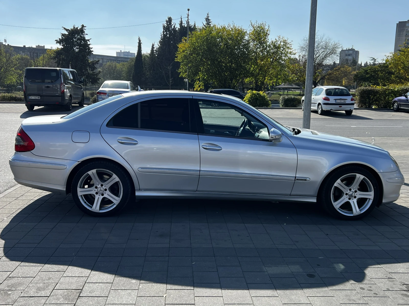 Mercedes-Benz E 320 CDI, снимка 12 - Автомобили и джипове - 56632205
