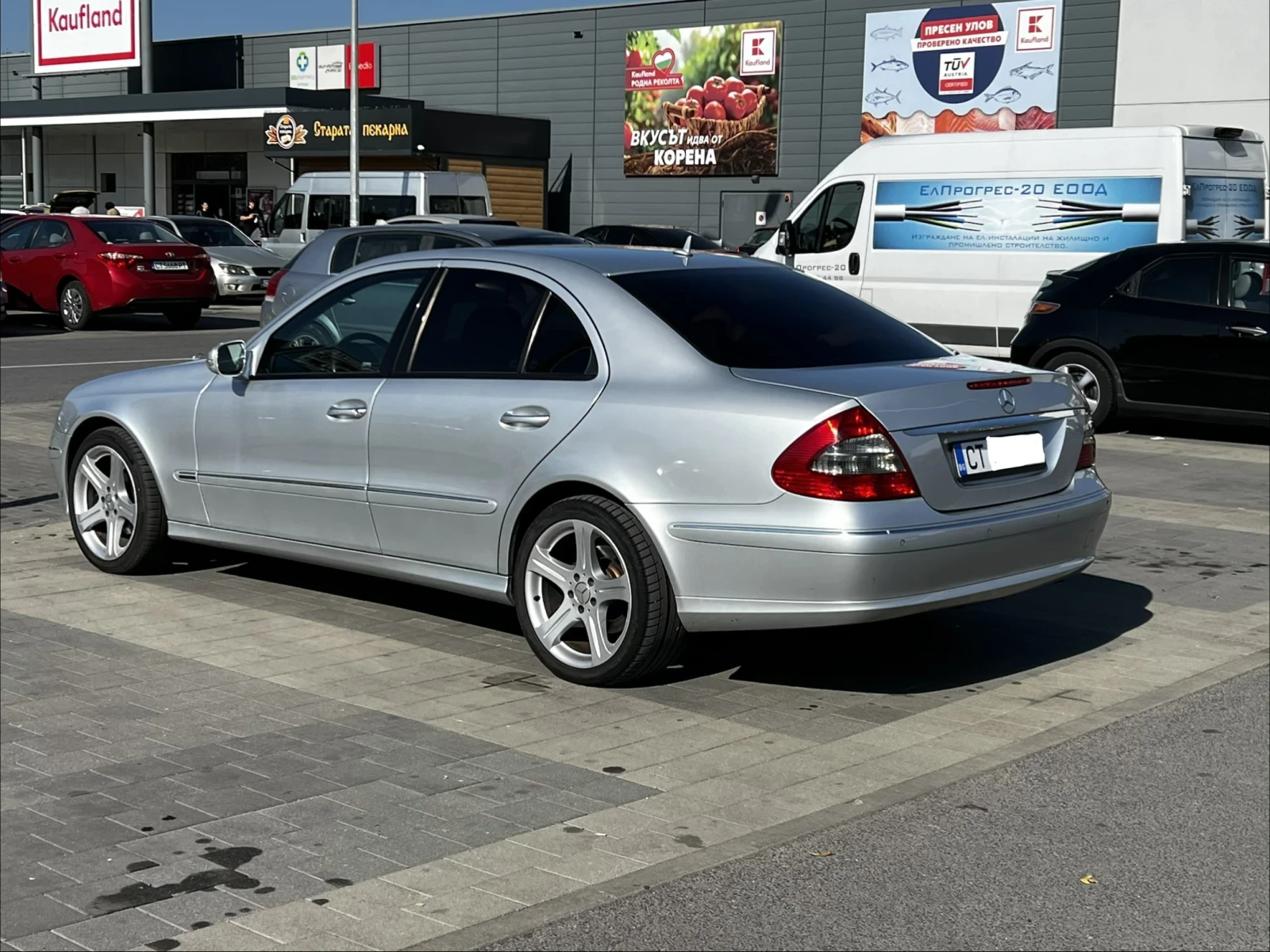 Mercedes-Benz E 320 CDI, снимка 7 - Автомобили и джипове - 56632205