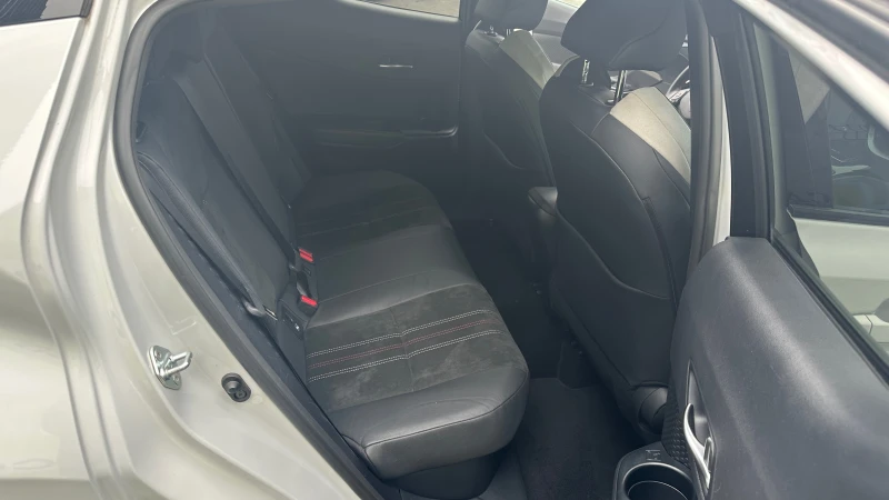 Toyota C-HR GR Sport 2.0 Hybrid в Гаранция, снимка 10 - Автомобили и джипове - 53386541