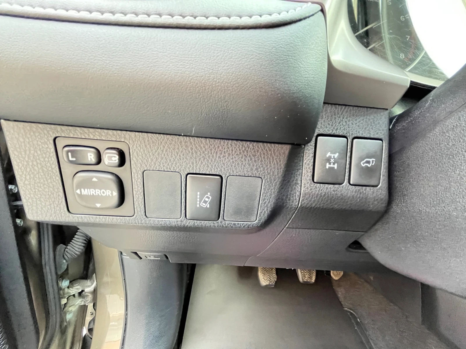 Toyota Rav4 2.0i-152к.с.;4х4;FACELIFT;Keyless-Go;ЕЛ.БАГАЖНИК - изображение 7