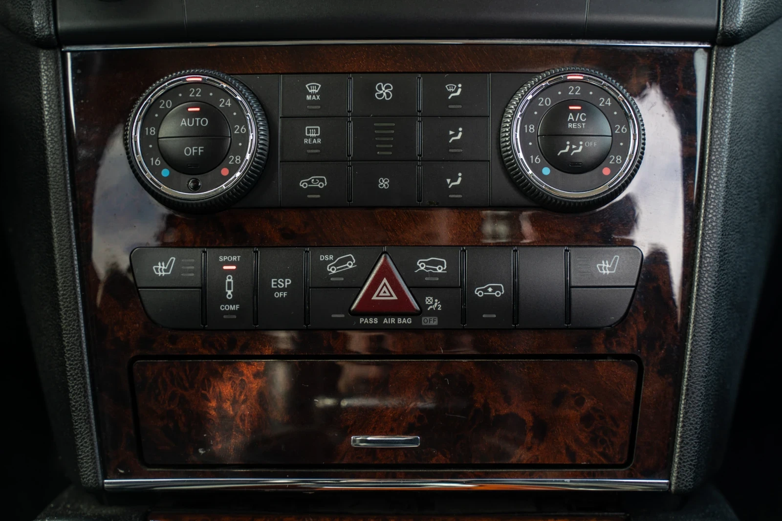 Mercedes-Benz ML 350 4MATIC AIRmatic / Сменени вериги /обслужена, снимка 14 - Автомобили и джипове - 53739921