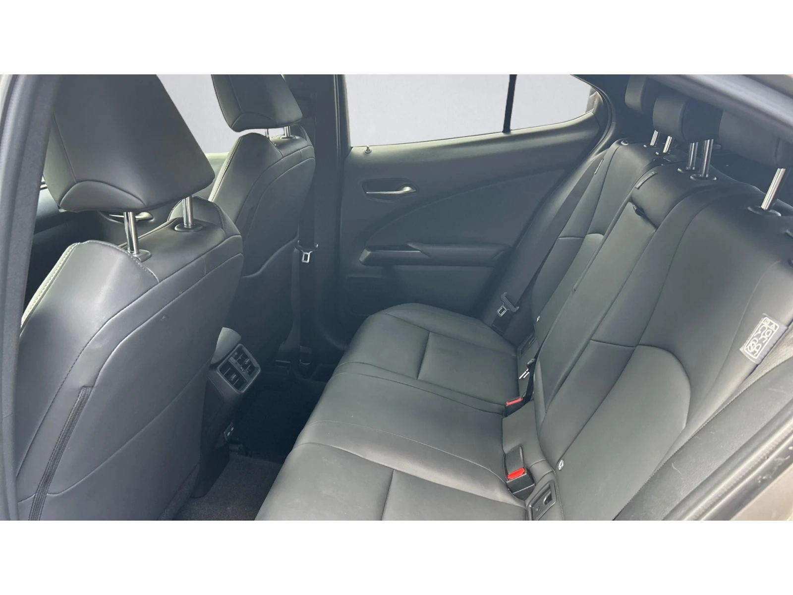 Lexus UX 250h Месечна вноска от 307  , снимка 11 - Автомобили и джипове - 53762550