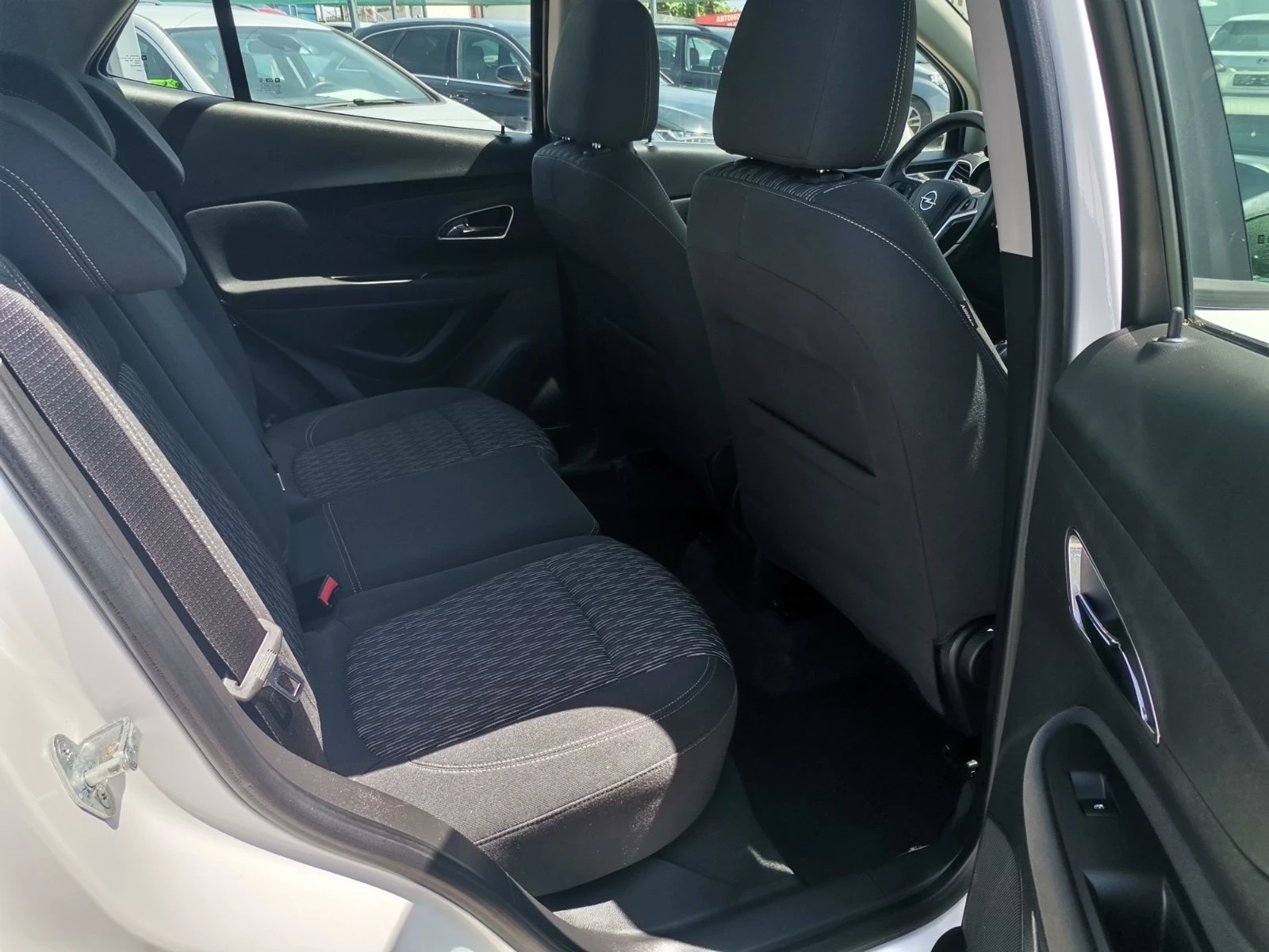 Opel Mokka 1.6 I, снимка 14 - Автомобили и джипове - 53811546