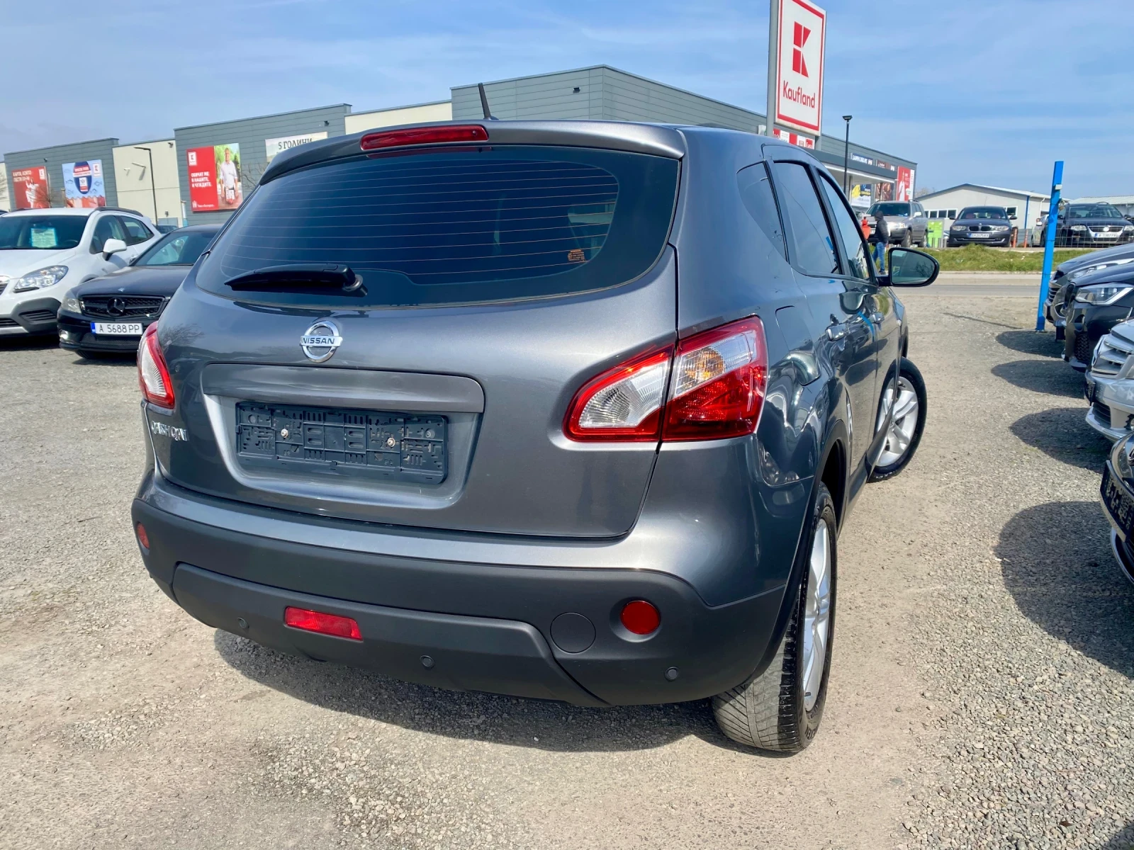 Nissan Qashqai, снимка 4 - Автомобили и джипове - 53881512