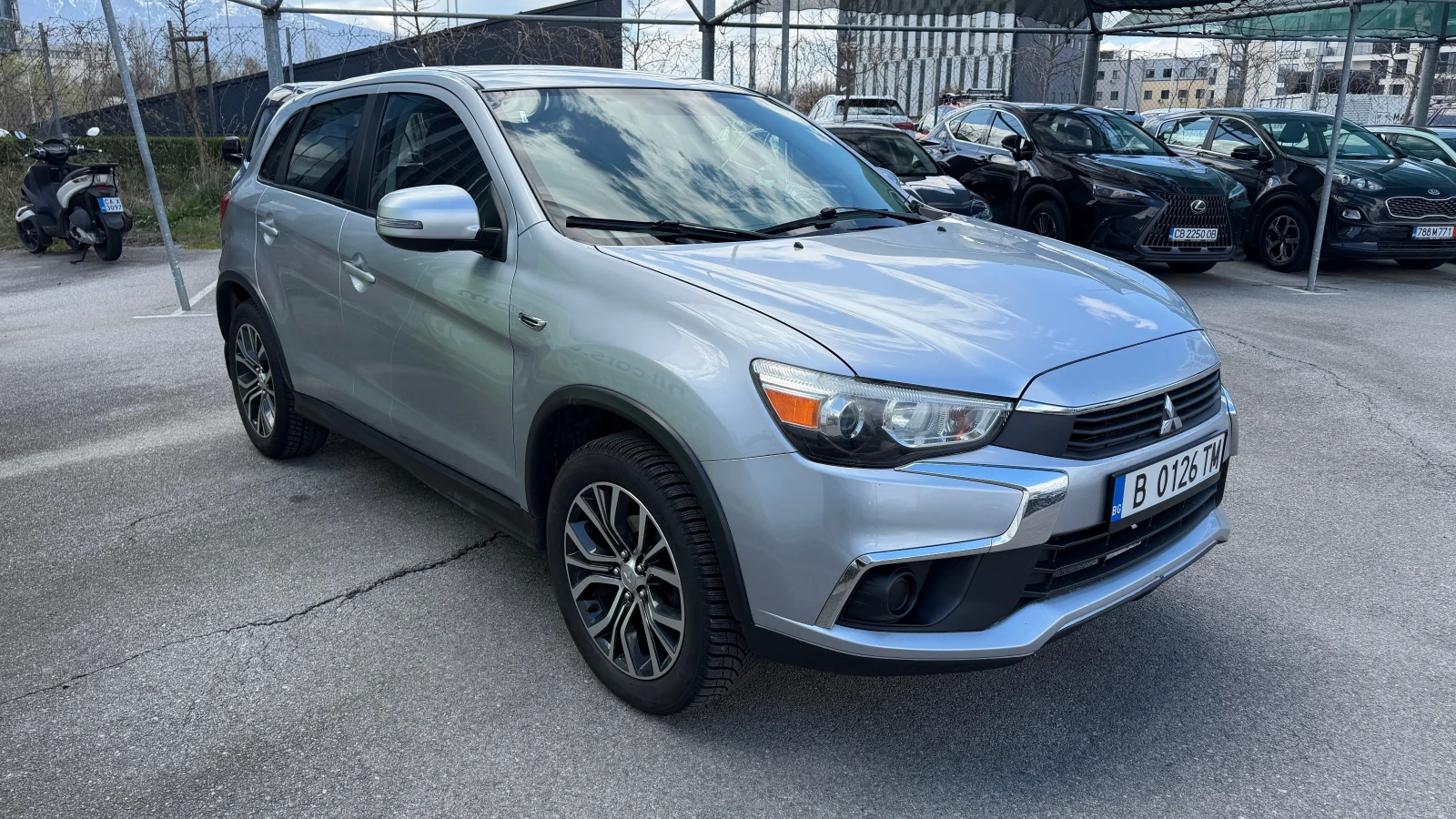 Mitsubishi Outlander Sport 2.0 i ГАЗ, снимка 2 - Автомобили и джипове - 54148722