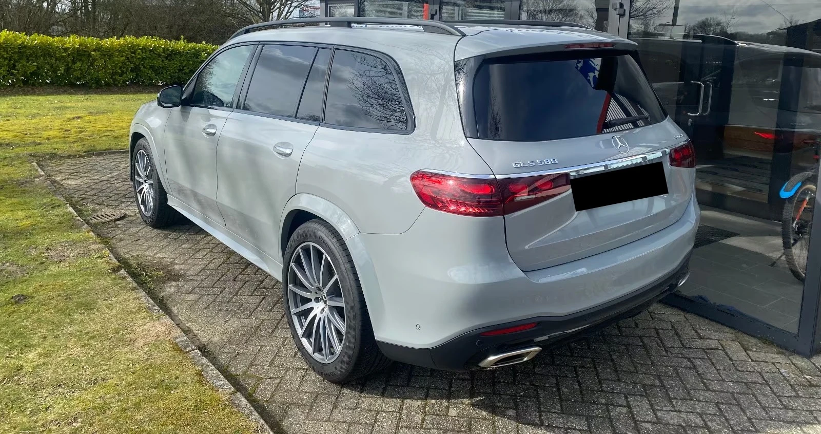 Mercedes-Benz GLS580 AMG 4M Night, снимка 3 - Автомобили и джипове - 54299146