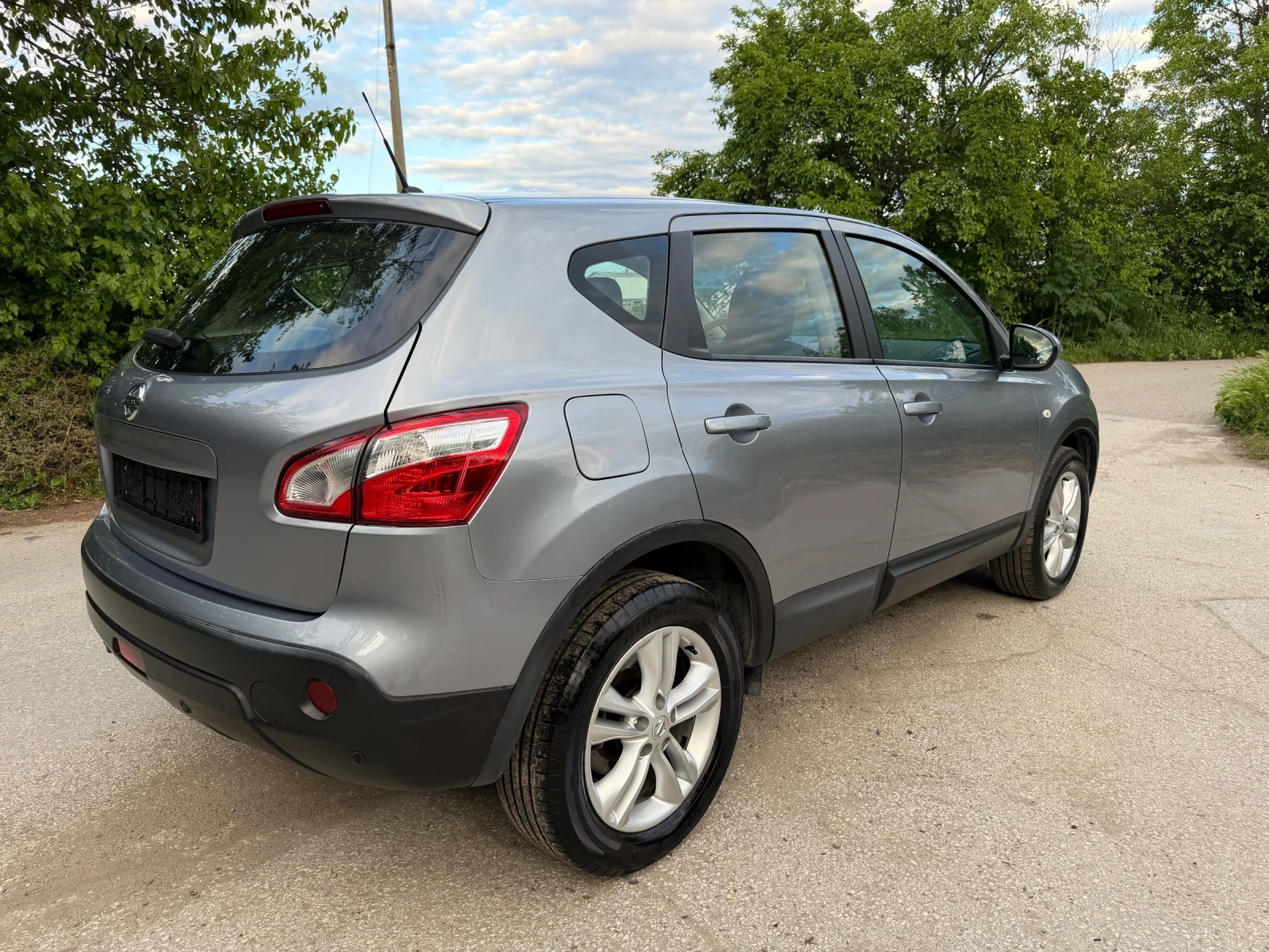 Nissan Qashqai 1.6i 116.кс 171716хил.км!! 2-ключа.Парктроник., снимка 6 - Автомобили и джипове - 54600923