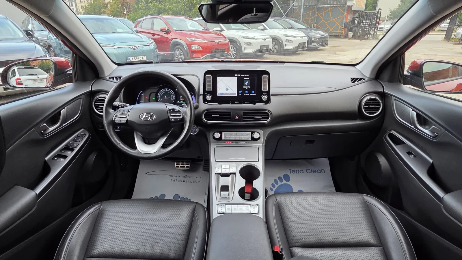 Hyundai Kona SOH100%Premium/Tеглич, снимка 11 - Автомобили и джипове - 55354263