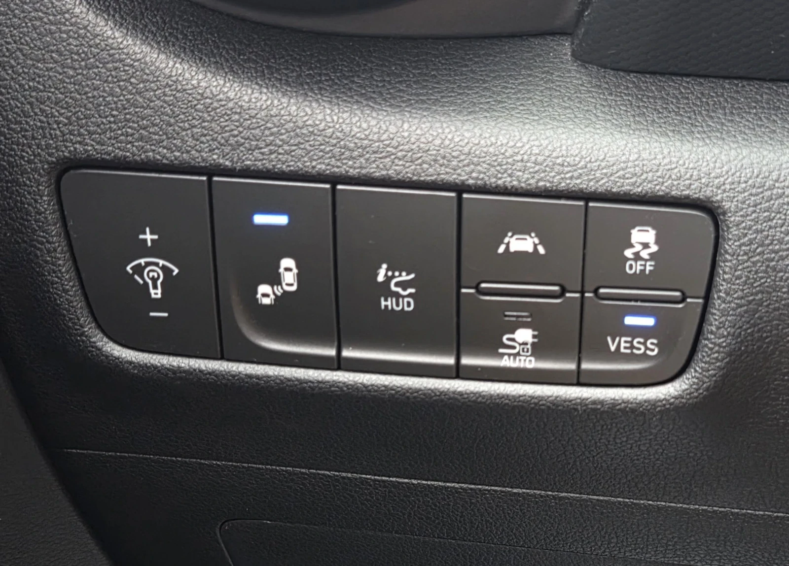 Hyundai Kona SOH100%Premium/Tеглич, снимка 13 - Автомобили и джипове - 55354263