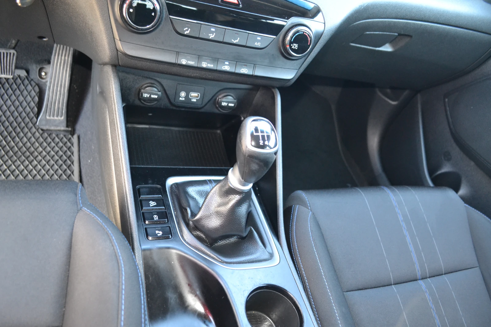 Hyundai Tucson 1.7CRDI, снимка 12 - Автомобили и джипове - 56009682