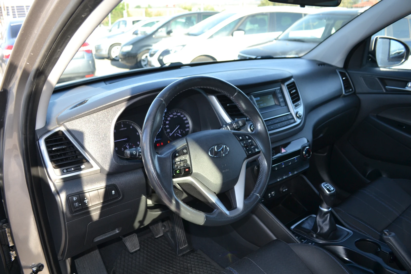 Hyundai Tucson 1.7CRDI, снимка 9 - Автомобили и джипове - 56009682