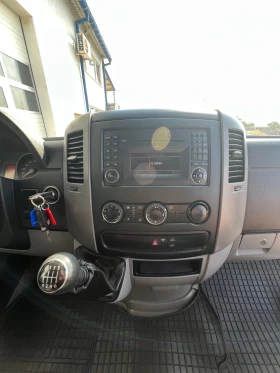 VW Crafter Средна база Климатроник, снимка 14