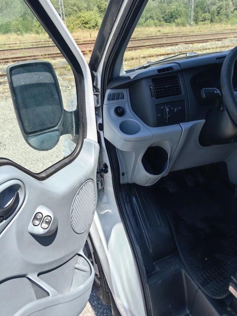 Ford Transit 2.2 клима, снимка 8 - Бусове и автобуси - 47646789