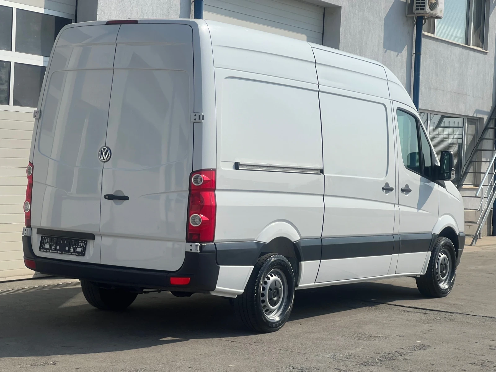 VW Crafter Средна база Климатроник, снимка 9 - Бусове и автобуси - 55915333