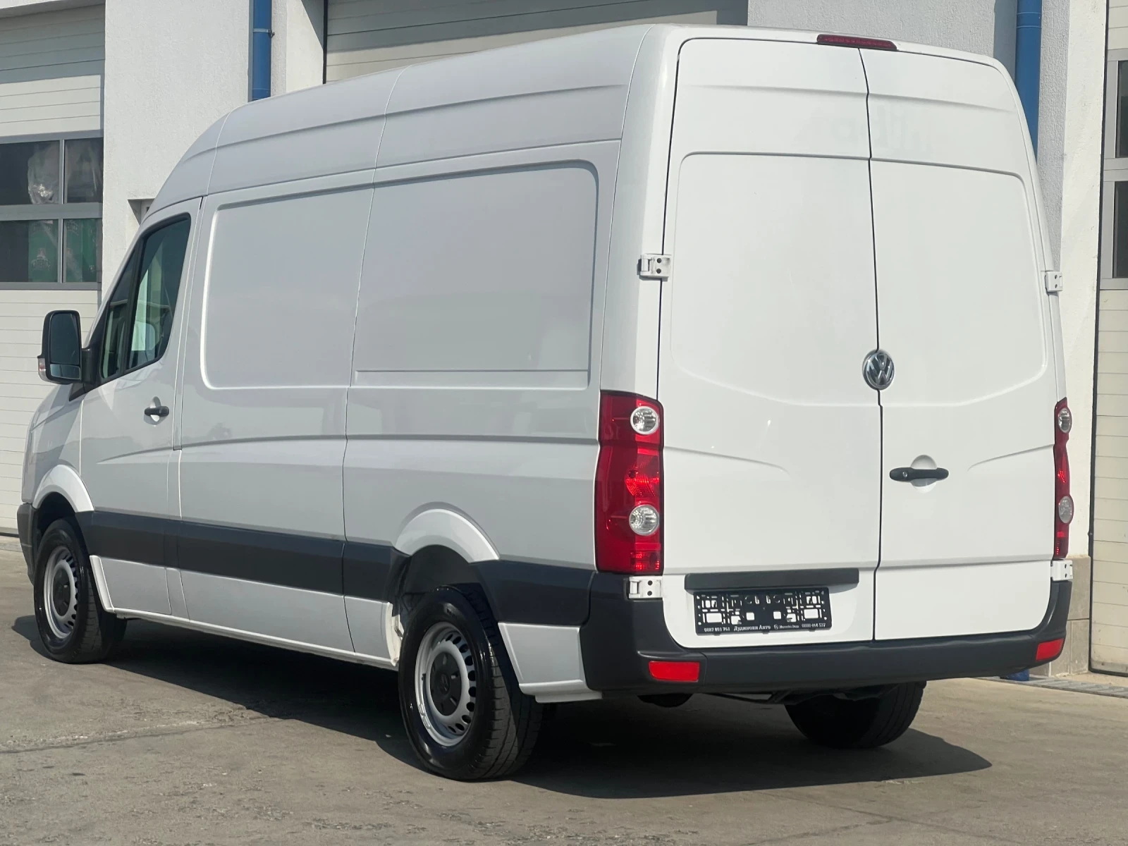 VW Crafter Средна база Климатроник, снимка 5 - Бусове и автобуси - 55915333