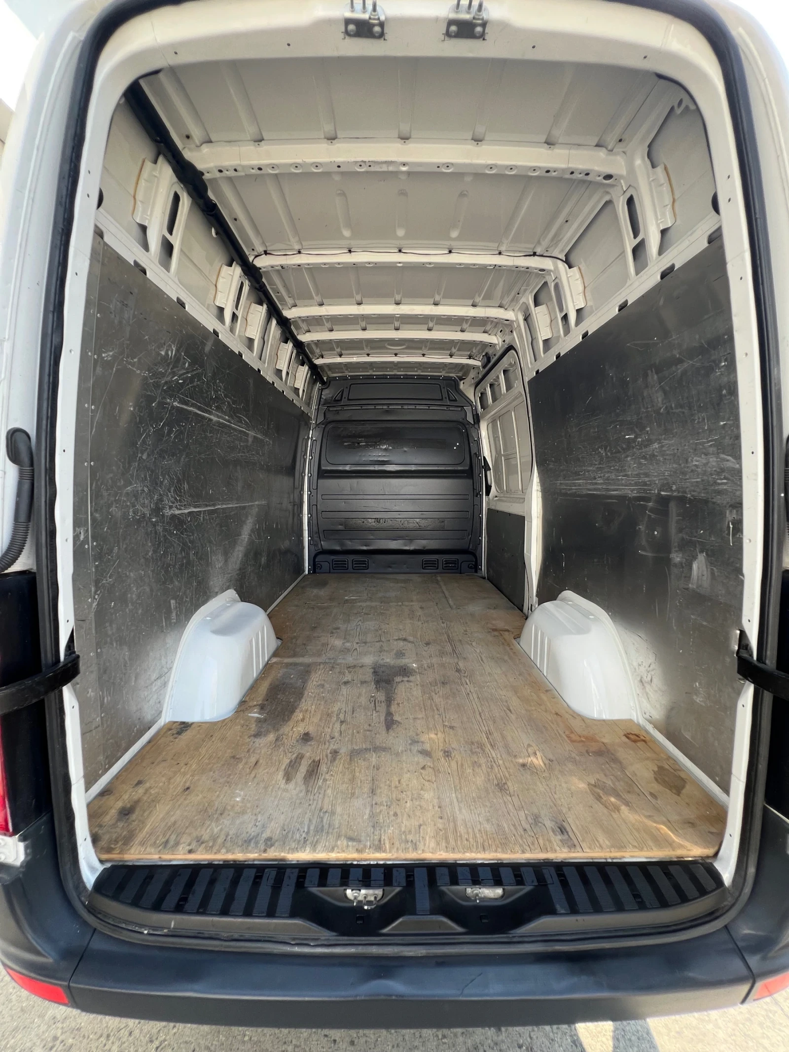 VW Crafter Средна база Климатроник, снимка 8 - Бусове и автобуси - 55915333