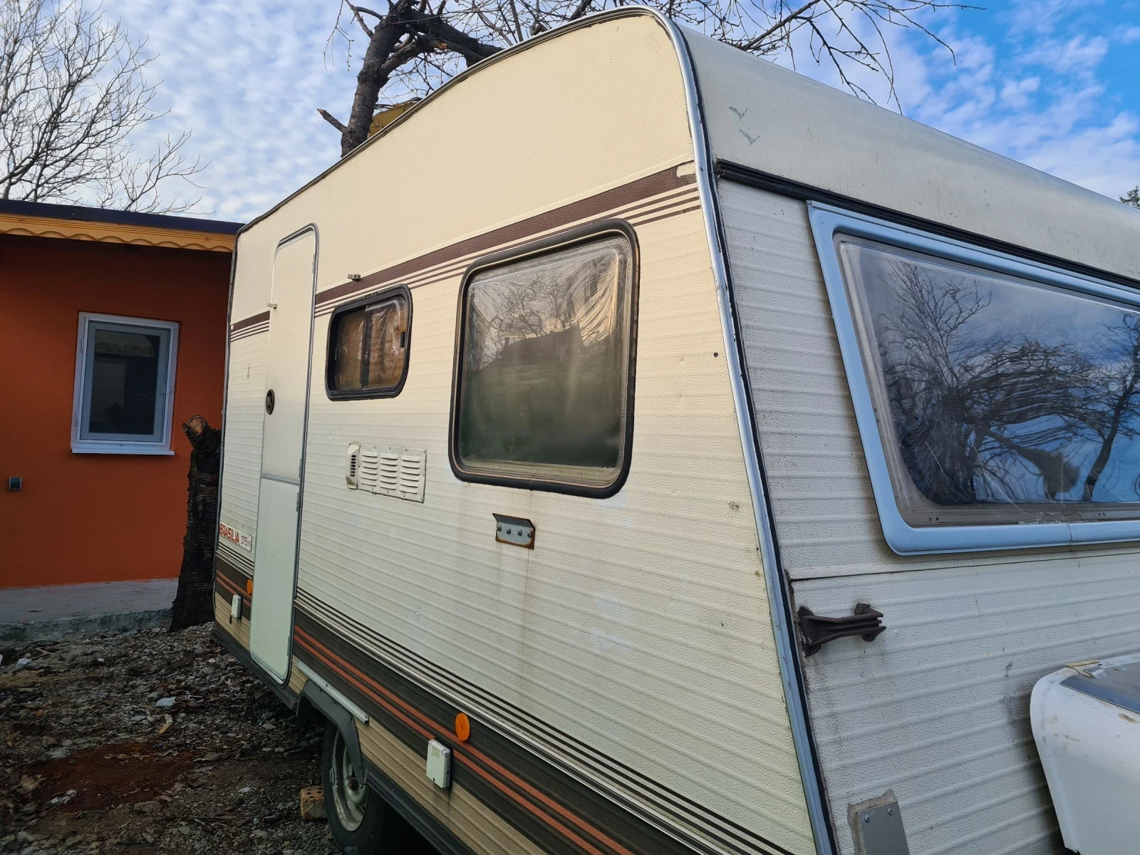 Каравана Caravelair РЕГИСТРИРАНА !!! ТОП ЦЕНА , снимка 5 - Каравани и кемпери - 53762765