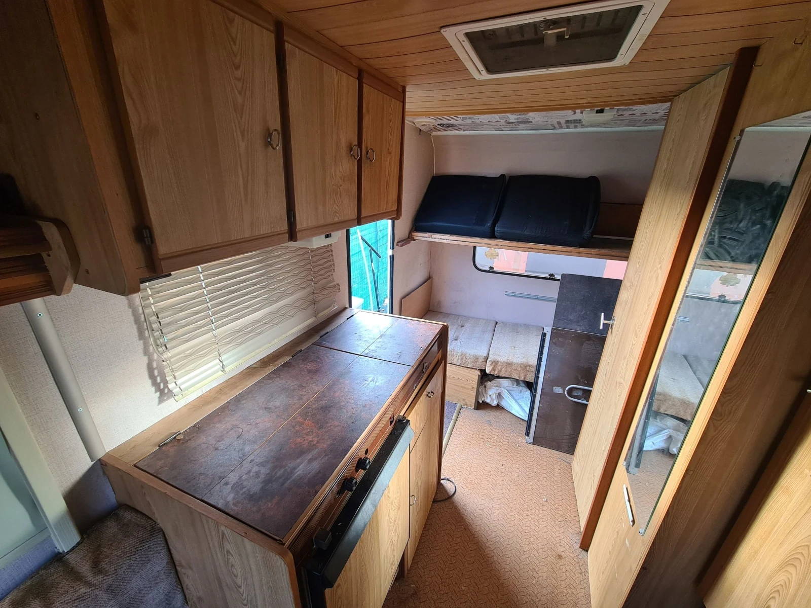 Каравана Caravelair РЕГИСТРИРАНА !!! ТОП ЦЕНА , снимка 10 - Каравани и кемпери - 53762765