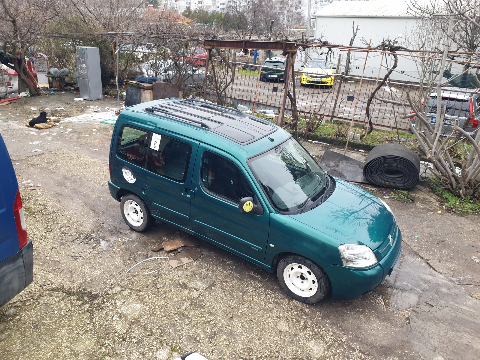 Peugeot Partner дясна задна странична врата плъзгаща цвят KRZD, снимка 4 - Части - 54482196