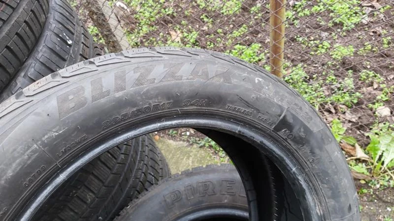 Гуми Зимни 225/50R17, снимка 6 - Гуми и джанти - 27533065