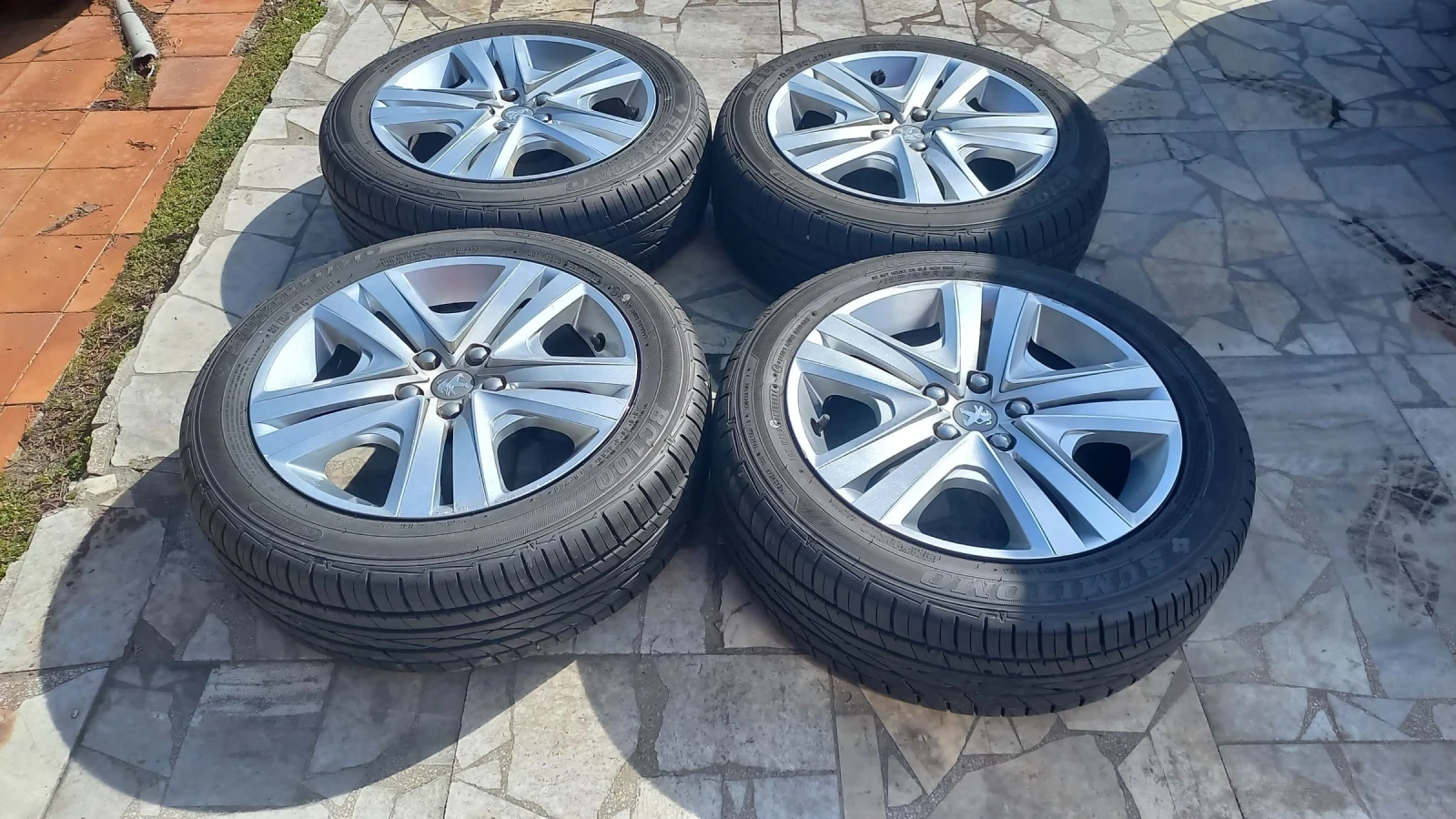 ���� � ������ 195/55R16 �� Peugeot 208 | Mobile.bg � ����������� 1