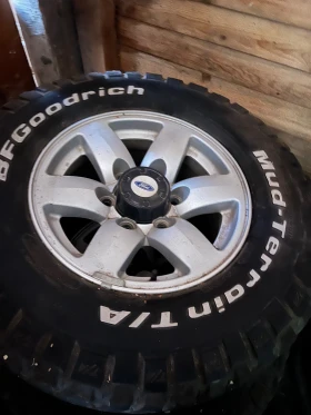 Гуми с джанти BF Goodrich 235/75R15, снимка 1 - Гуми и джанти - 48548751