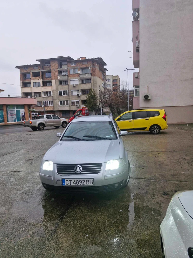 VW Passat, снимка 1 - Автомобили и джипове - 48693612