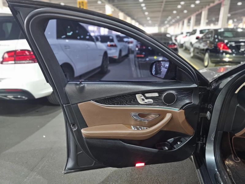 Mercedes-Benz E 220 CDI-ОЧАКВАН ВНОС-ГАРАНЦИЯ-РЕАЛНИ КМ!, снимка 14 - Автомобили и джипове - 52522087