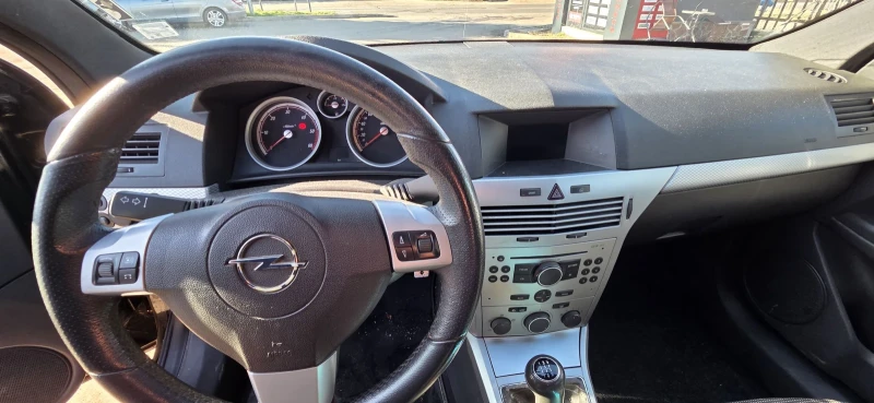 Opel Astra 1.7 CDTI, снимка 10 - Автомобили и джипове - 52800894