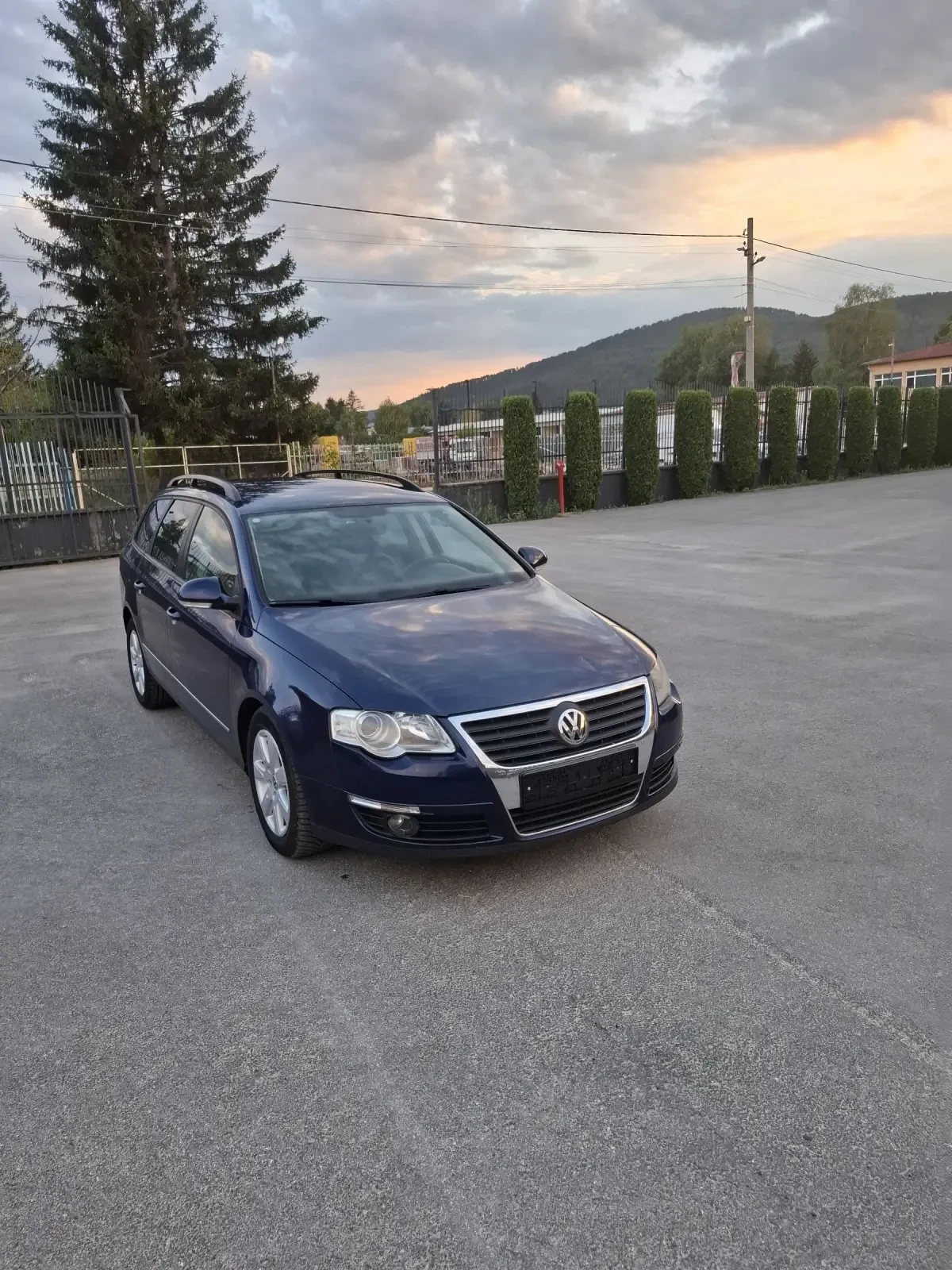 VW Passat 2.0TDI 140к.с COMONREAL АВТОМАТИК  - изображение 2