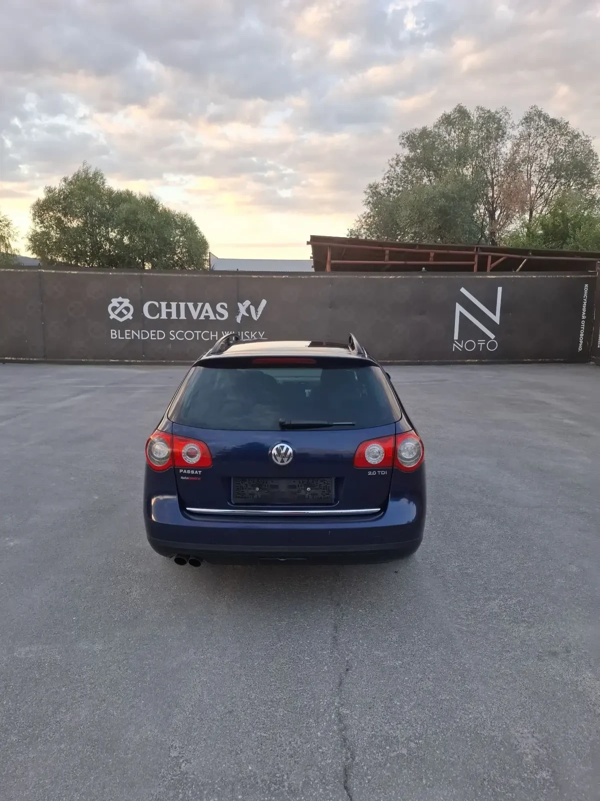 VW Passat 2.0TDI 140к.с COMONREAL АВТОМАТИК  - изображение 4